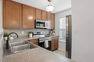 9744 Bexley Station Dr, Affton, MO 63123 - Photo 10