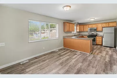 960 N Park Lane, Florissant, MO 63031 - Photo 4