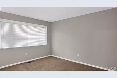 2560 Suffolk Place, Florissant, MO 63033 - Photo 20