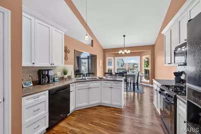 805 Liberty Creek Drive, Wentzville, MO 63385 - Photo 8