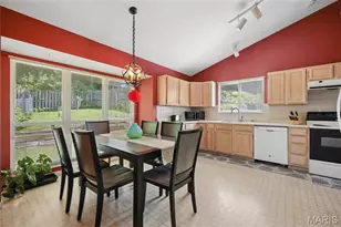 465 Elm Crossing Ct, Ballwin, MO 63021 - Photo 6