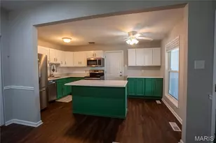 534 Coach Light Ln, Hazelwood, MO 63042 - Photo 18