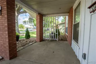534 Coach Light Ln, Hazelwood, MO 63042 - Photo 6