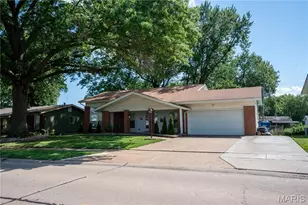 534 Coach Light Ln, Hazelwood, MO 63042 - Photo 2