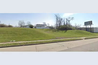5948 Madison Avenue, Berkeley, MO 63140 - Photo 1