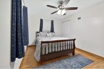 10025 Shapfield Lane, Saint Louis, MO 63123 - Photo 14