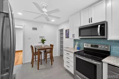 10025 Shapfield Lane, Saint Louis, MO 63123 - Photo 12