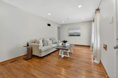 10025 Shapfield Lane, Saint Louis, MO 63123 - Photo 6