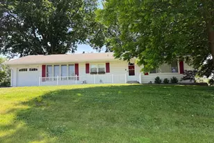 8 Wayne St, Saint Charles, MO 63301 - Photo 1