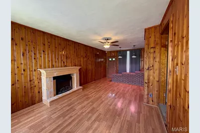 8 Wayne Street, Saint Charles, MO 63301 - Photo 4