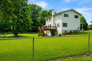 2404 Stoney Brook Dr, O'Fallon, MO 63368 - Photo 2