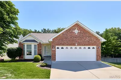 122 Westgate Drive, Saint Peters, MO 63376 - Photo 1