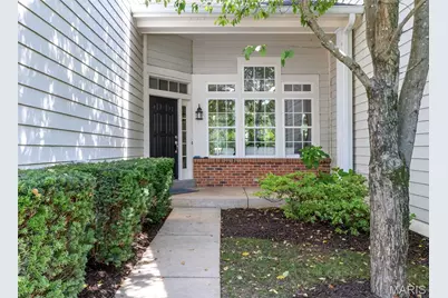 16816 Chesterfield Bluffs Circle, Chesterfield, MO 63005 - Photo 2