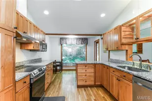 123 Brookside Ct, Saint Louis, MO 63146 - Photo 8