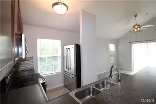 13300 Spring Creek Ln, O'Fallon, MO 63368 - Photo 10