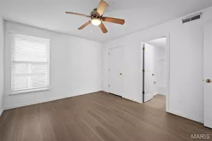 1946 Greenpoint Dr, Saint Louis, MO 63122 - Photo 12