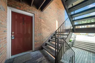 1946 Greenpoint Dr, Saint Louis, MO 63122 - Photo 2