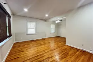 10521 St Philip Ln, Saint Ann, MO 63074 - Photo 2