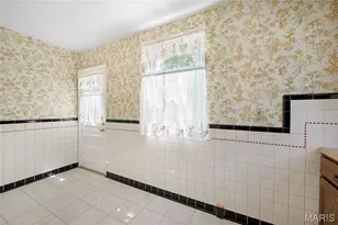 8719 Florence Ave, Brentwood, MO 63144 - Photo 12