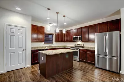 9768 Wilderness Battle Circle, Saint Louis, MO 63123 - Photo 4