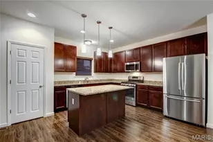 9768 Wilderness Battle Cir, Saint Louis, MO 63123 - Photo 4