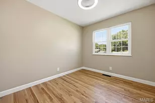 2826 Cherry Point Ln, Maryland Heights, MO 63043 - Photo 24