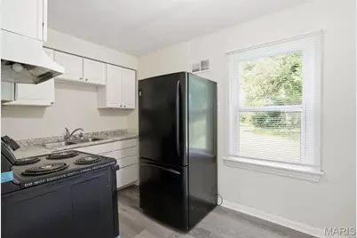 445 Plaza Avenue, Ferguson, MO 63135 - Photo 6