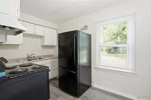 445 Plaza Ave, Ferguson, MO 63135 - Photo 6