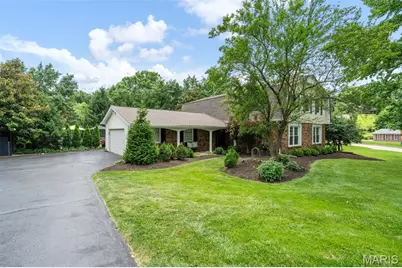 12226 Royal Valley Drive, Creve Coeur, MO 63141 - Photo 4