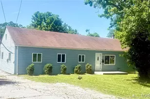456 Bluff Dr, Riverview, MO 63137 - Photo 2