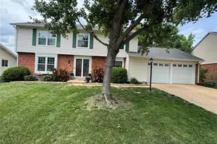 11747 Summerhaven Dr, Saint Louis, MO 63146 - Photo 2