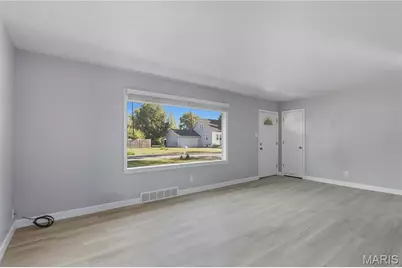 912 Burgos Street, Spanish Lake, MO 63138 - Photo 4