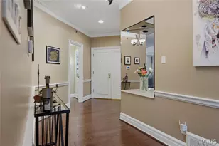 561 Sarah Ln, Creve Coeur, MO 63141 - Photo 2