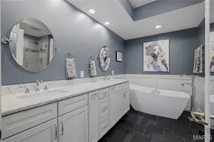 561 Sarah Ln, Creve Coeur, MO 63141 - Photo 12