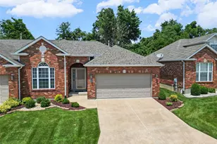 117 Tori Pines Dr, Saint Louis, MO 63129 - Photo 2