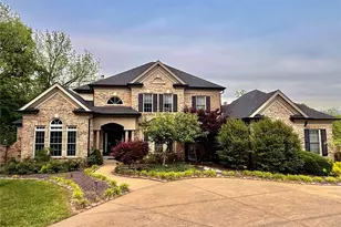 17 West Dr, Chesterfield, MO 63017 - Photo 1