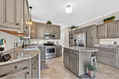 110 Antoinette Terrace, Lake Saint Louis, MO 63367 - Photo 18