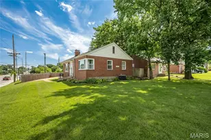 6300 Ashwell Dr, Saint Louis, MO 63123 - Photo 38