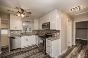 6300 Ashwell Dr, Saint Louis, MO 63123 - Photo 8