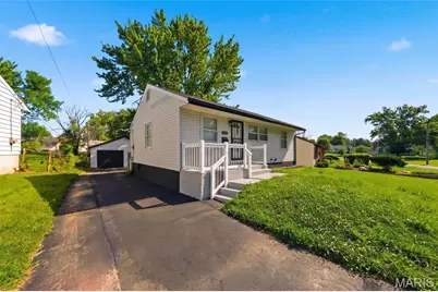 321 Caithness Road, Saint Louis, MO 63137 - Photo 2