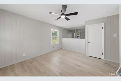 321 Caithness Road, Saint Louis, MO 63137 - Photo 6