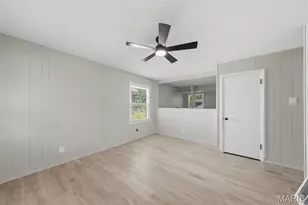 321 Caithness Rd, Saint Louis, MO 63137 - Photo 6