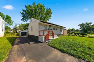 321 Caithness Rd, Saint Louis, MO 63137 - Photo 2