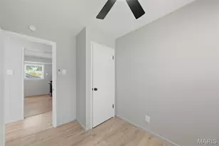 321 Caithness Rd, Saint Louis, MO 63137 - Photo 18