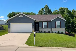 1611 St Charles Dr, Hillsboro, MO 63050 - Photo 1