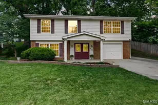 711 Montbrook Dr, O'Fallon, MO 63366 - Photo 2