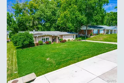 341 Elmcrest Drive, Ballwin, MO 63011 - Photo 2