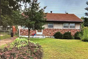 417 Shepley Dr, Unincorporated, MO 63137 - Photo 1