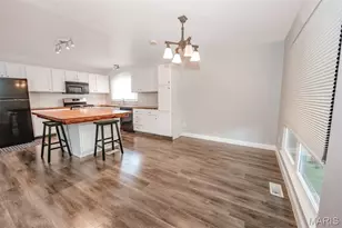 367 Napoli Ct, Ballwin, MO 63021 - Photo 6