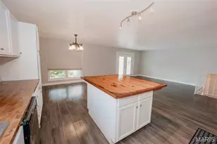 367 Napoli Ct, Ballwin, MO 63021 - Photo 12